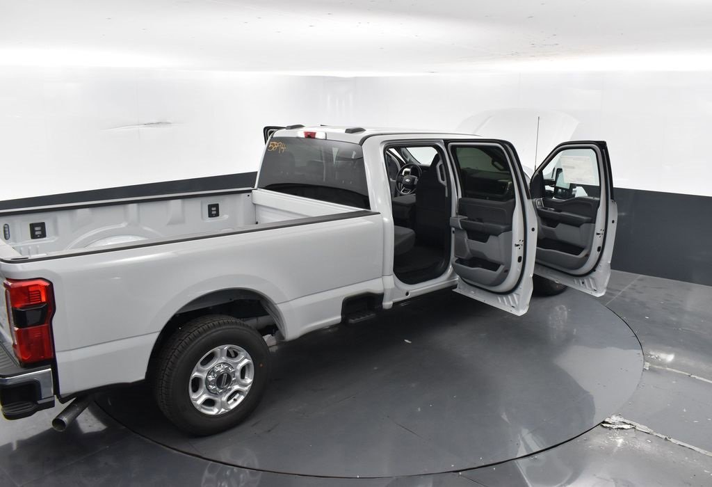 New 2026 Ford F250 XLT w/ XLT Premium Package image 41