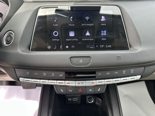 Used 2021 Cadillac XT4 Luxury w/ Cold Weather Package AWD/4WD image 16