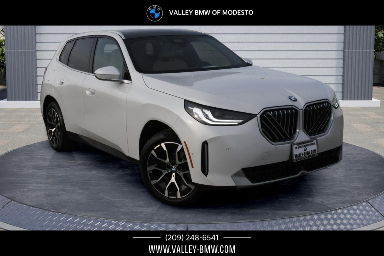 Used 2025 BMW X3 xDrive30i w/ Convenience Package image 1