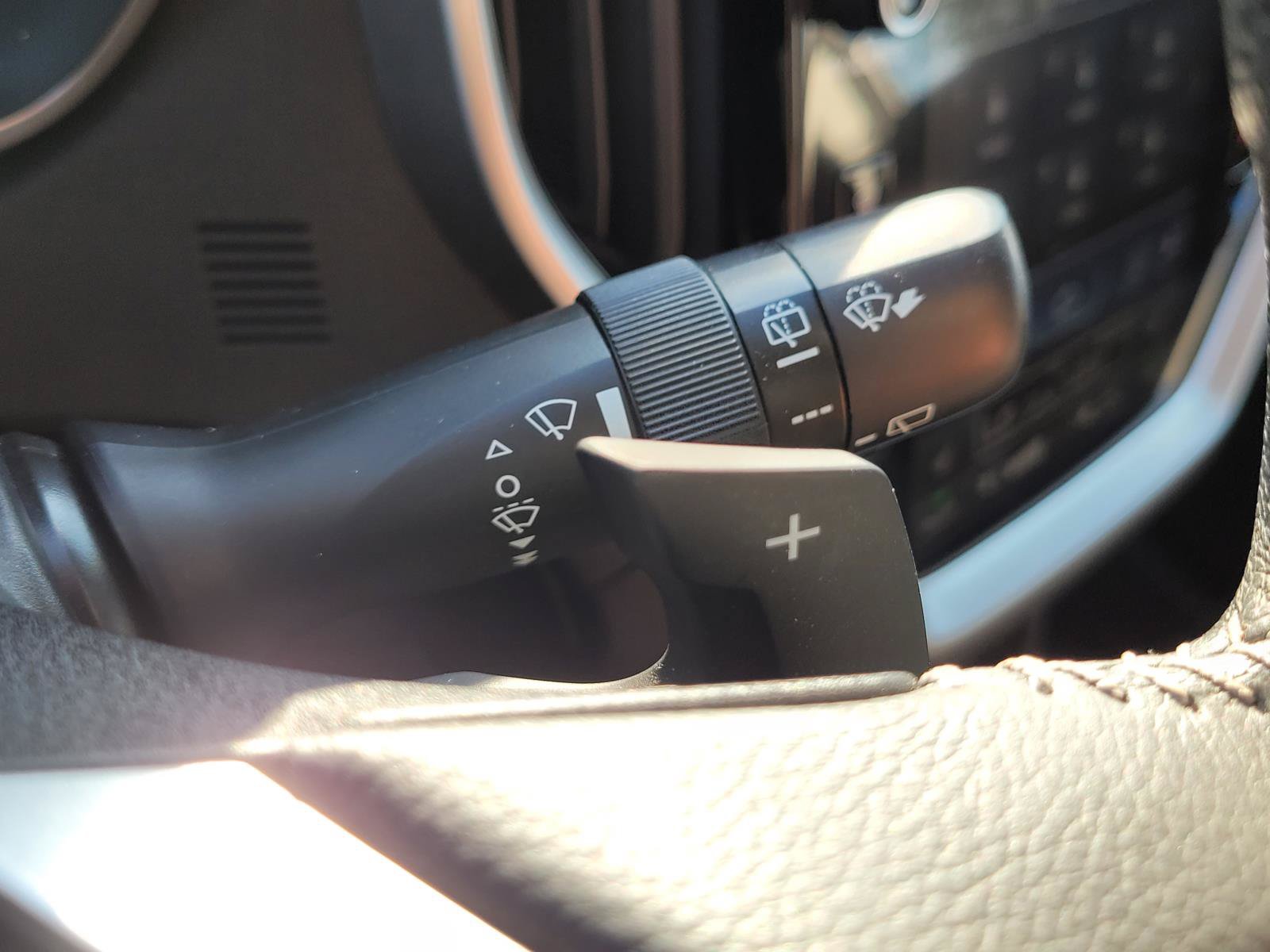 Used 2023 Subaru Ascent Limited AWD/4WD image 31