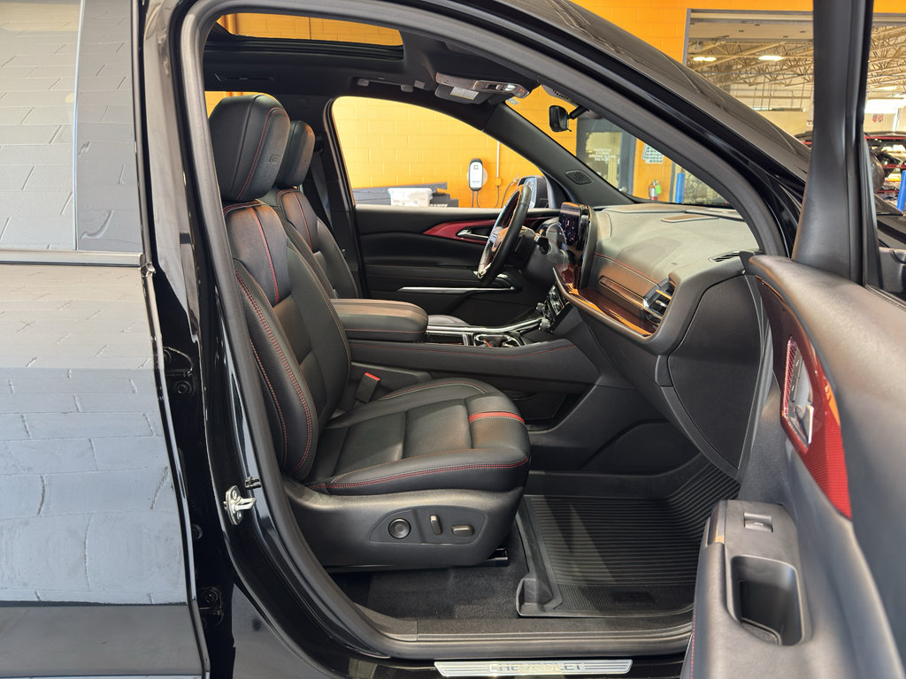Used 2026 Chevrolet Traverse RS w/ LPO, Floor Liner Package AWD/4WD image 16