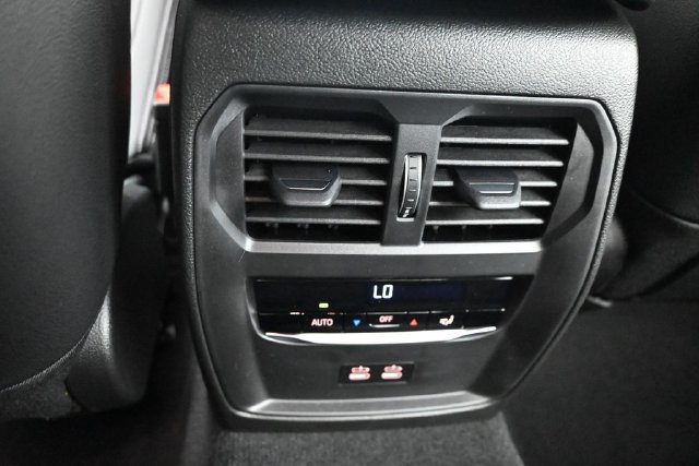 New 2026 BMW 330i xDrive Sedan w/ Premium Package AWD/4WD image 16