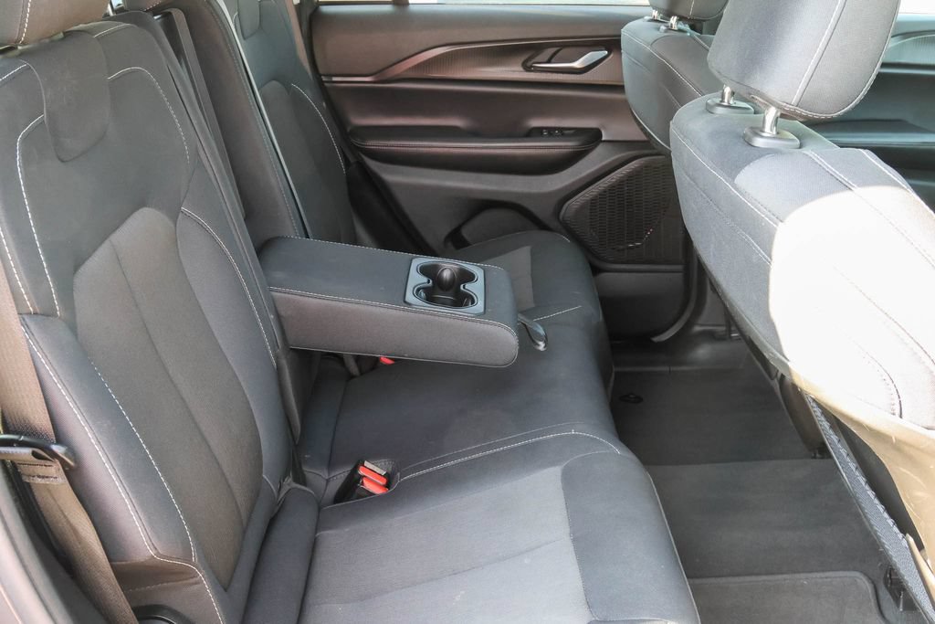 Used 2024 Jeep Grand Cherokee Laredo AWD/4WD image 11