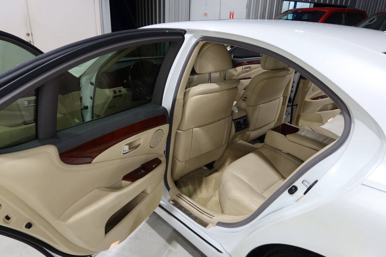 Used 2012 Lexus LS 460 w/ Comfort Pkg RWD image 15