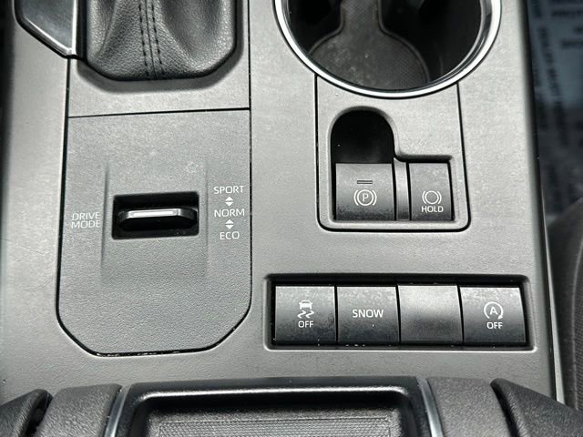 Used 2021 Toyota Highlander L image 33