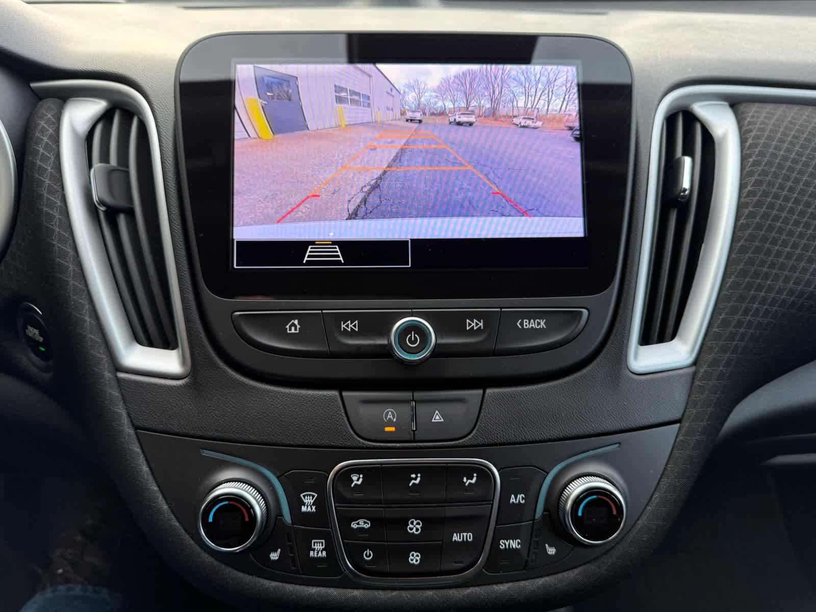 Used 2024 Chevrolet Malibu LT image 16