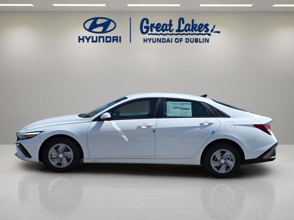 New 2026 Hyundai Elantra SE FWD image 2