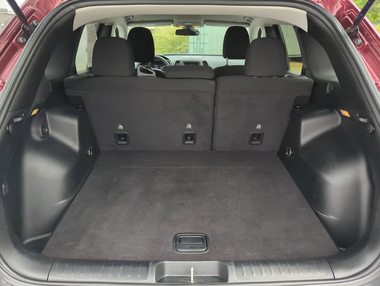 Used 2020 Jeep Cherokee Latitude FWD image 11