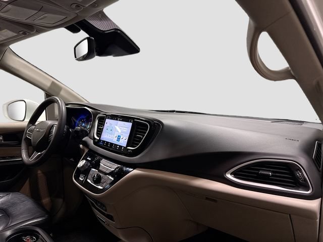 Used 2022 Chrysler Pacifica Touring-L FWD image 27