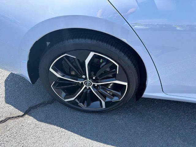 Certified 2025 Nissan Altima 2.5 SR FWD image 9