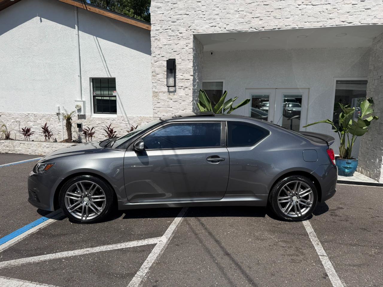 Used 2013 Scion tC FWD image 2