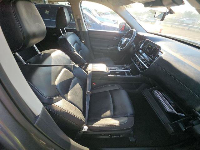 Certified 2025 Nissan Pathfinder SL FWD image 21