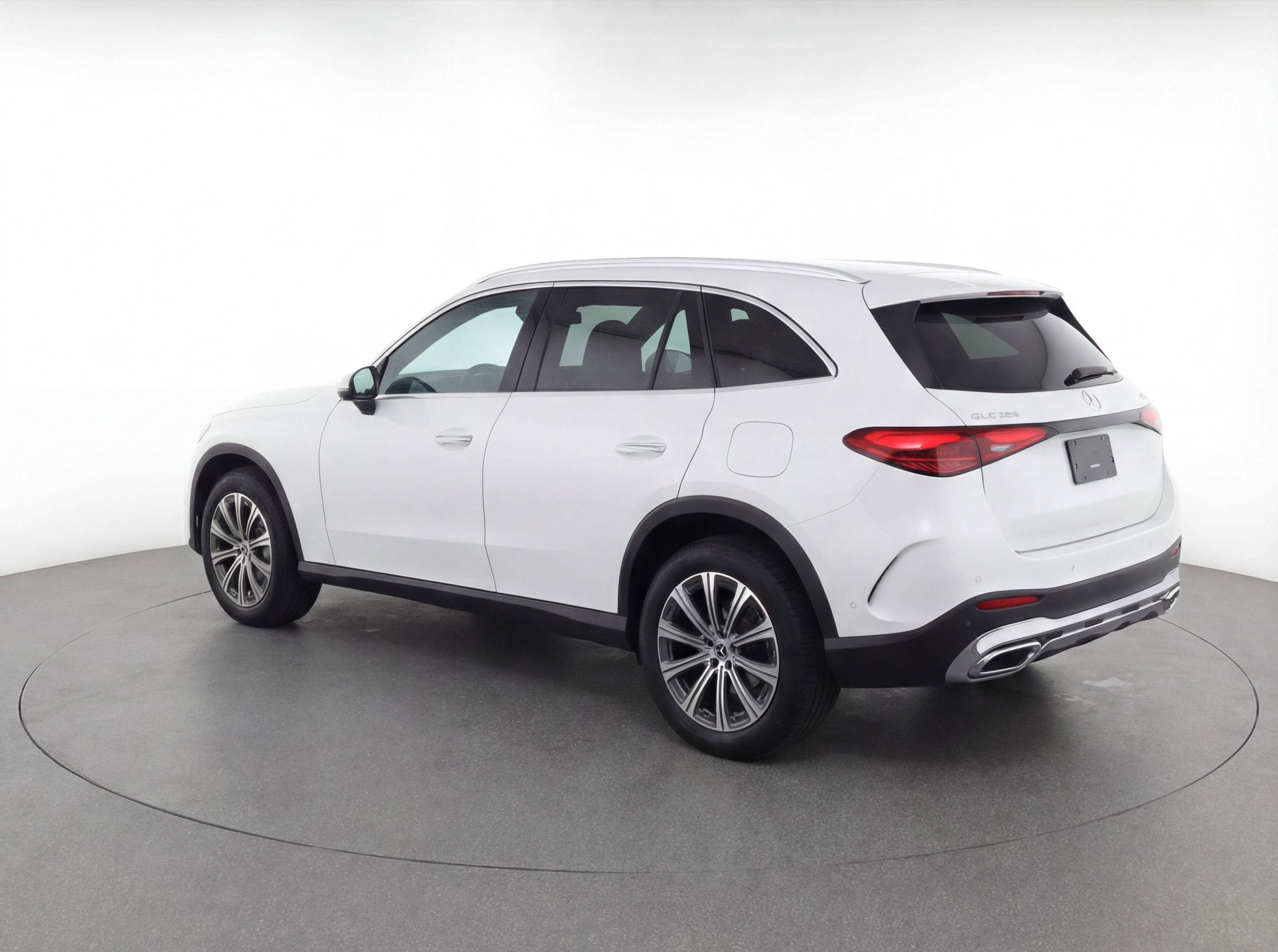 Used 2024 Mercedes-Benz GLC 300 4MATIC image 6