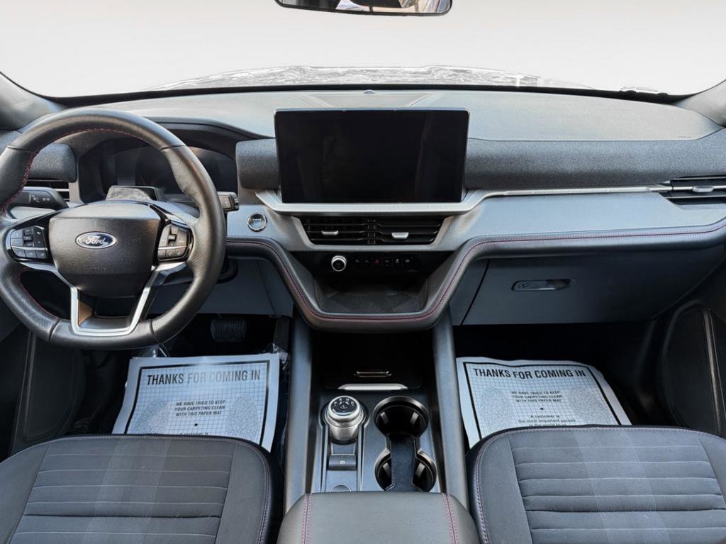 Used 2025 Ford Explorer ST-Line w/ ST-Line Street Pack image 17
