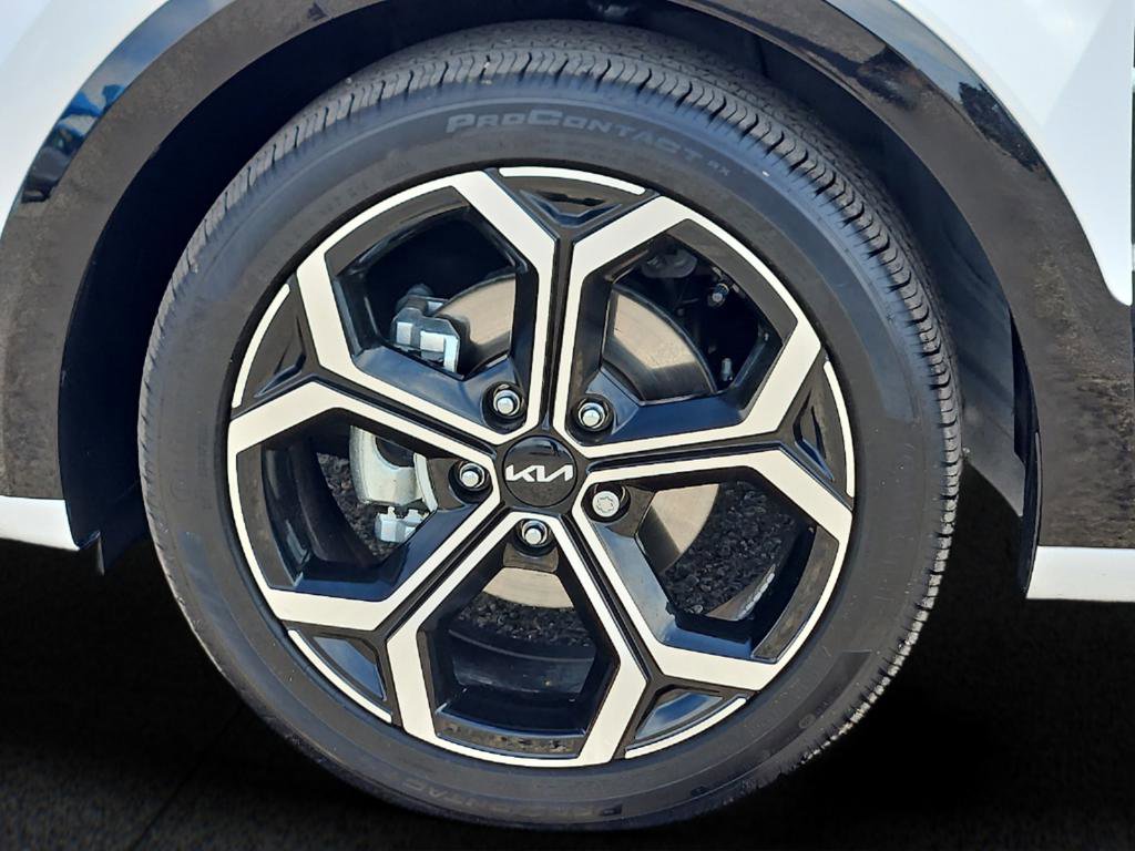 Used 2025 Kia Niro SX Touring image 20