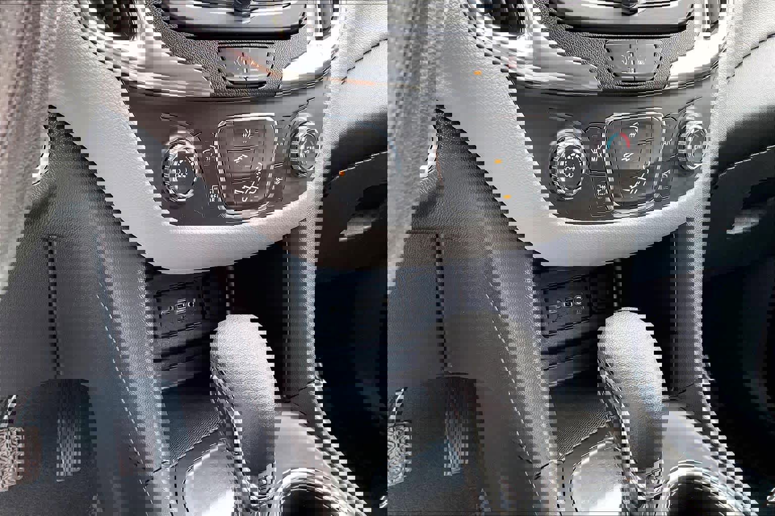 Certified 2022 Chevrolet Equinox LS w/ LS Convenience Package image 31