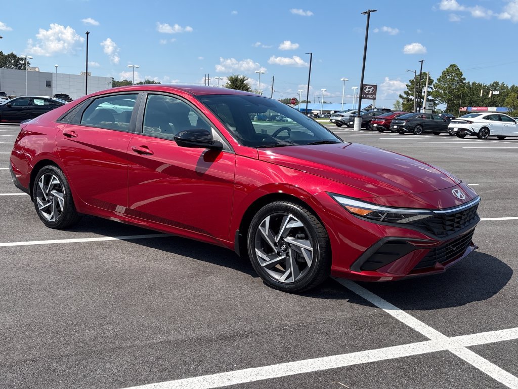 Used 2025 Hyundai Elantra Sport FWD image 29