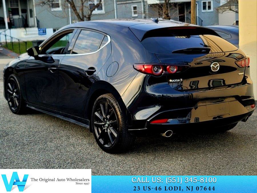 Used 2020 MAZDA MAZDA3 Hatchback w/ Premium Package image 4