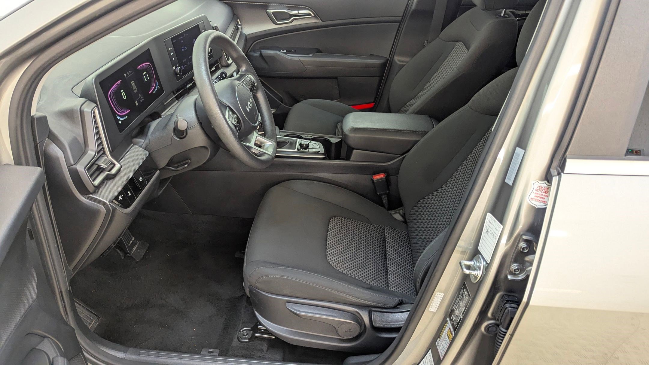 Used 2024 Kia Sportage LX image 23