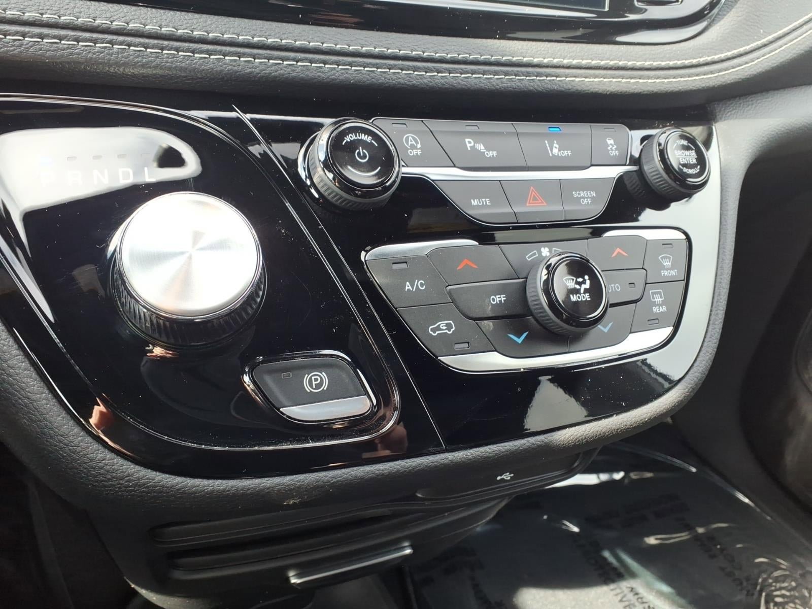New 2026 Chrysler Pacifica Select FWD image 13