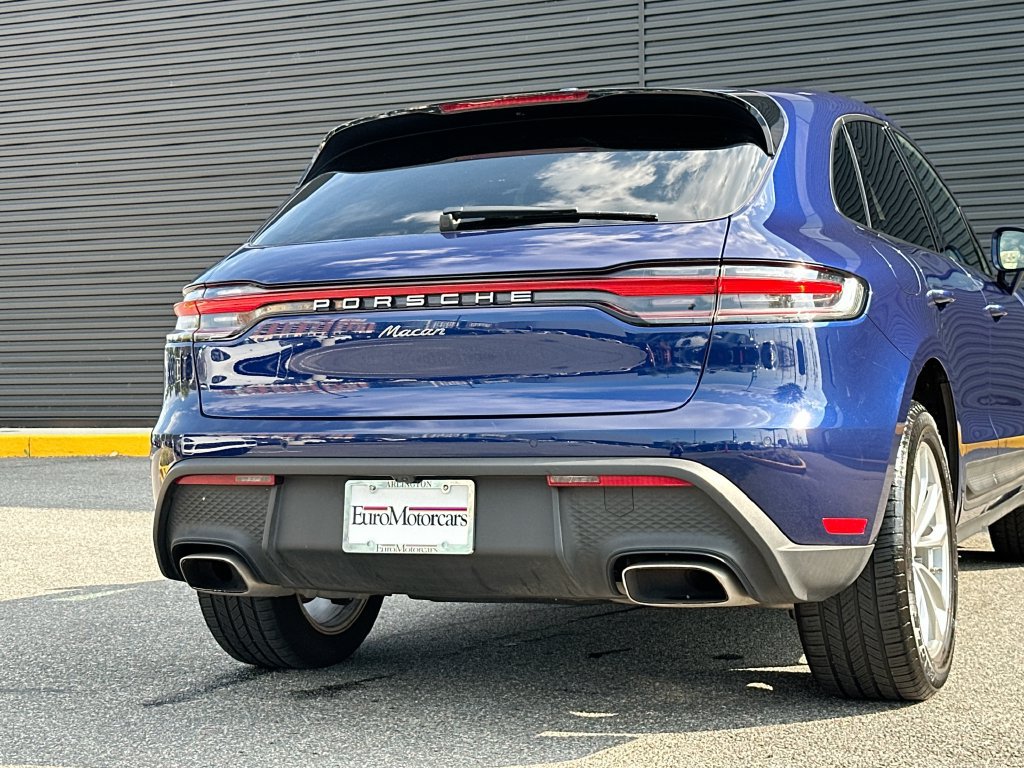 Certified 2024 Porsche Macan AWD/4WD image 34