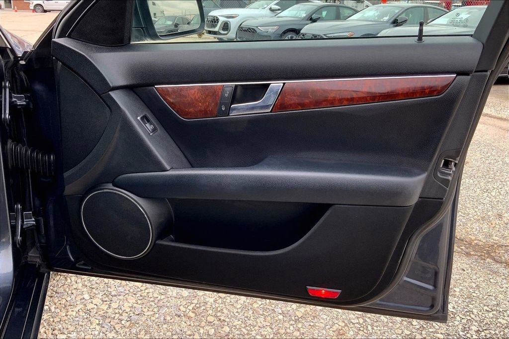 Used 2008 Mercedes-Benz C 300 Sedan image 23