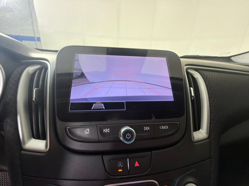 Used 2023 Chevrolet Malibu LS FWD image 18