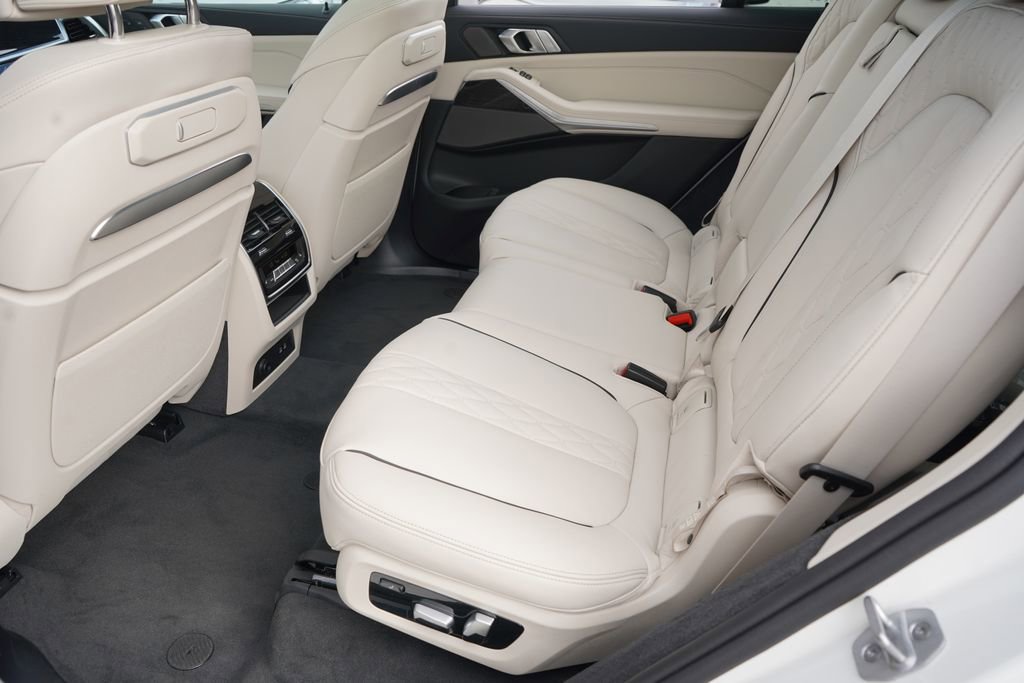 New 2026 BMW X7 M60i image 20