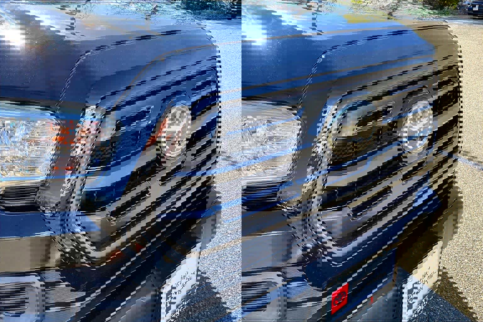 Certified 2018 Toyota Tacoma SR w/ SR Convenience Package image 29