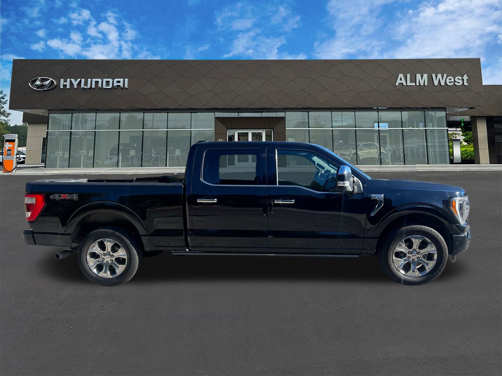 Used 2022 Ford F150 Platinum AWD/4WD image 4