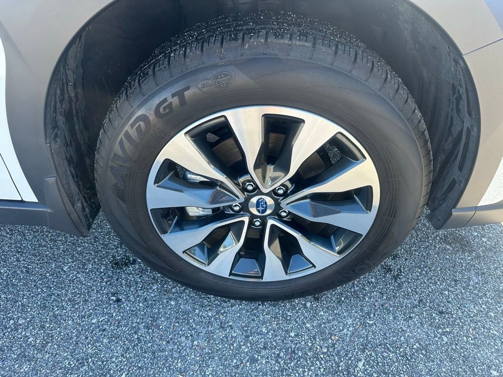 Used 2025 Subaru Outback Touring image 4