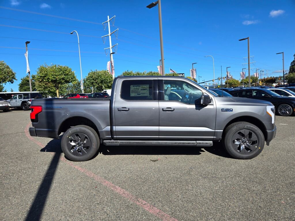 New 2025 Ford F150 Lightning Flash AWD/4WD image 4