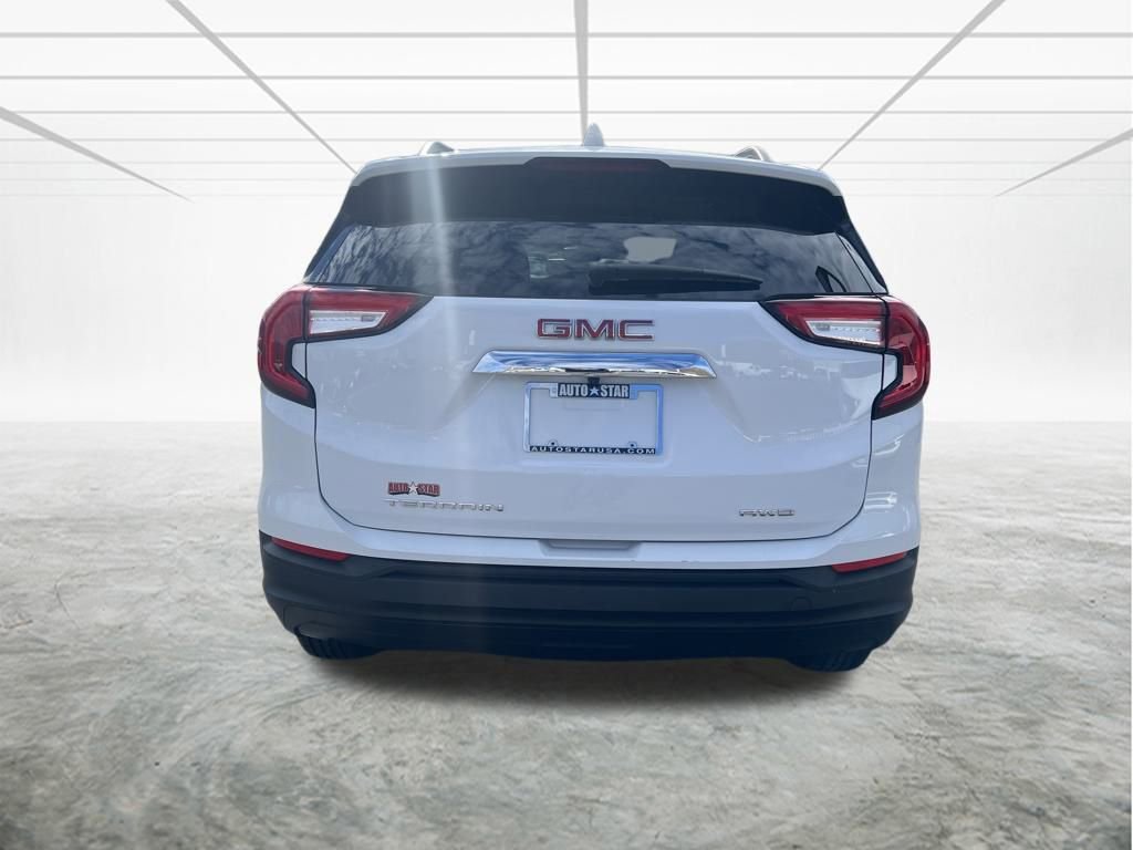 Used 2023 GMC Terrain SLE w/ Driver Convenience Package image 5