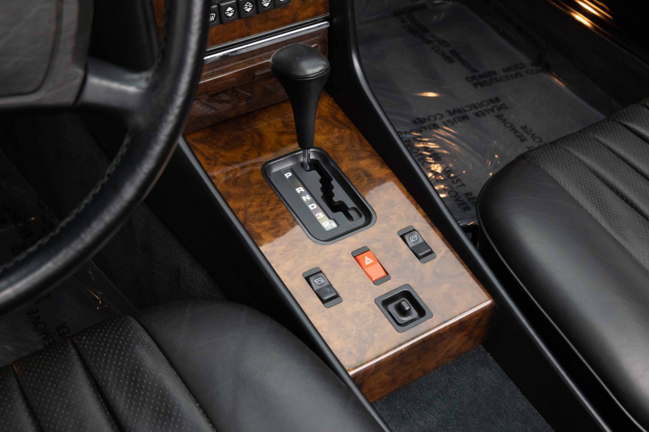 Used 1987 Mercedes-Benz 560 SL image 16