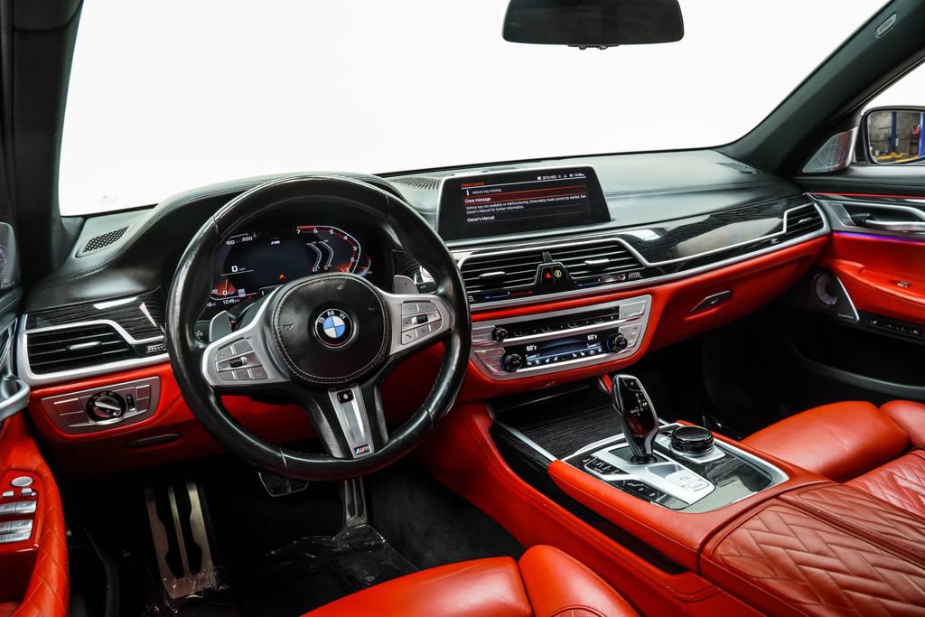 Used 2022 BMW 750i xDrive w/ Luxury Rear Seating Package AWD/4WD image 5