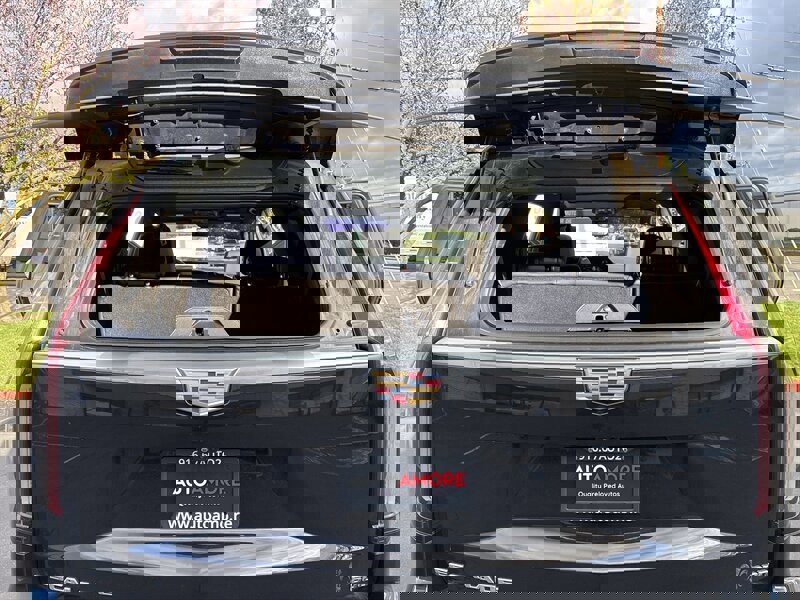 Used 2021 Cadillac Escalade Premium Luxury w/ LPO, Illumination Package image 33