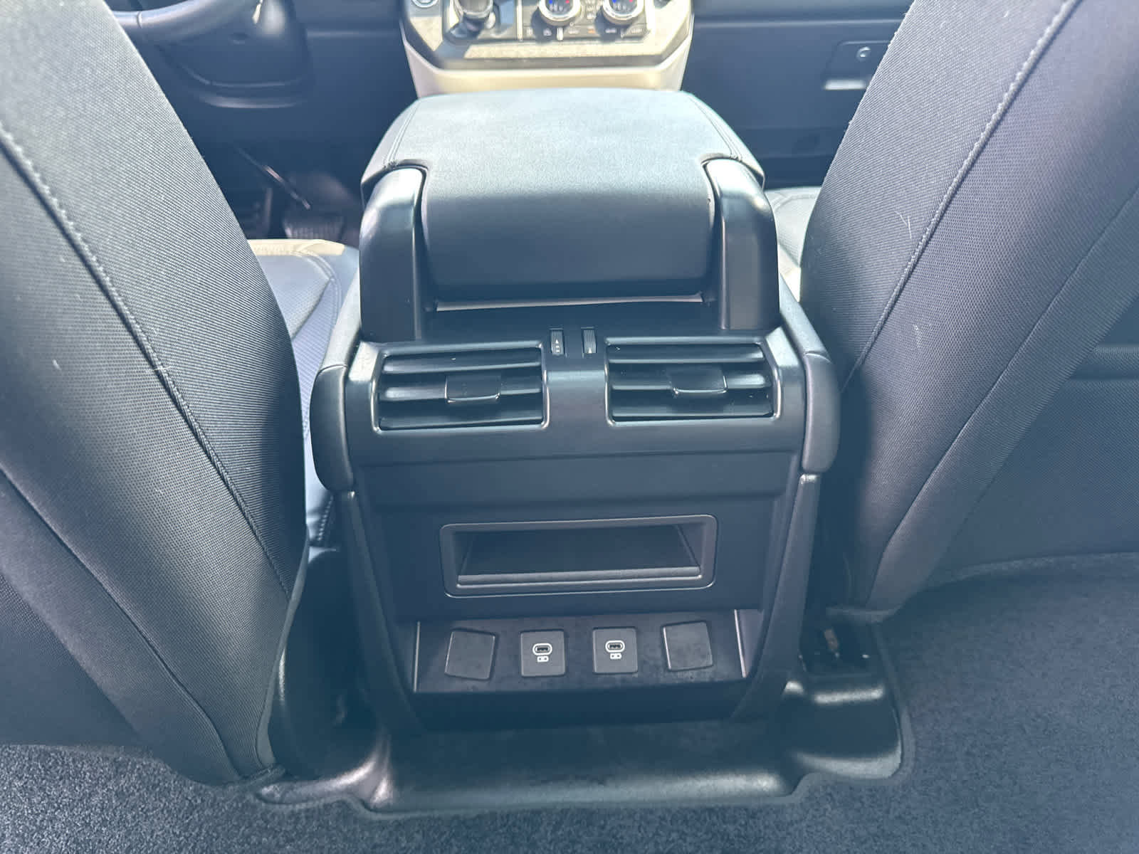 Used 2025 Land Rover Defender 110 S image 29