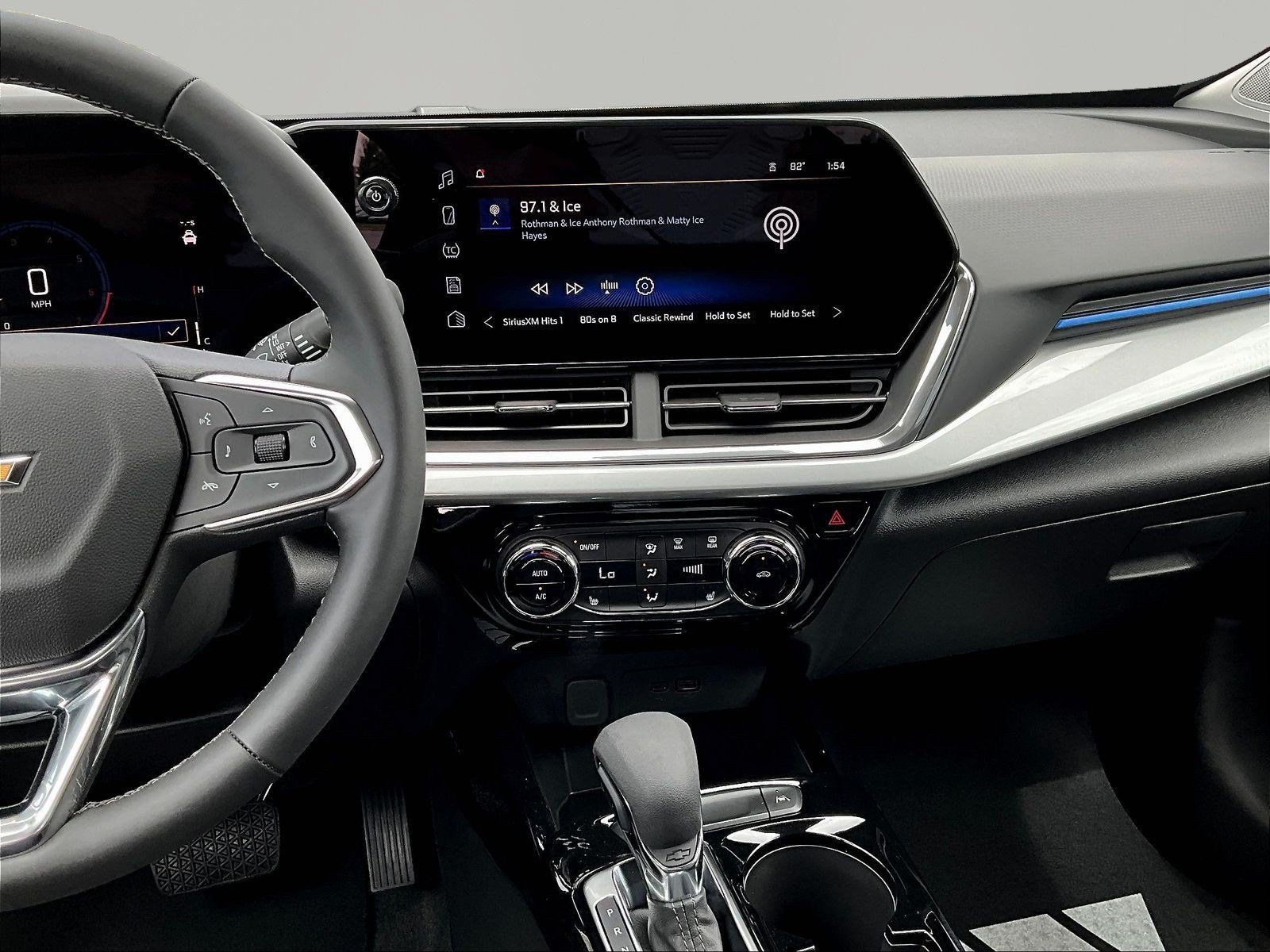 New 2026 Chevrolet Trax LT w/ LT Convenience Package FWD image 11