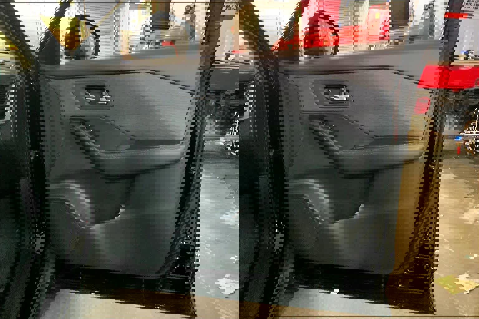 Used 2023 Nissan Rogue SV image 23