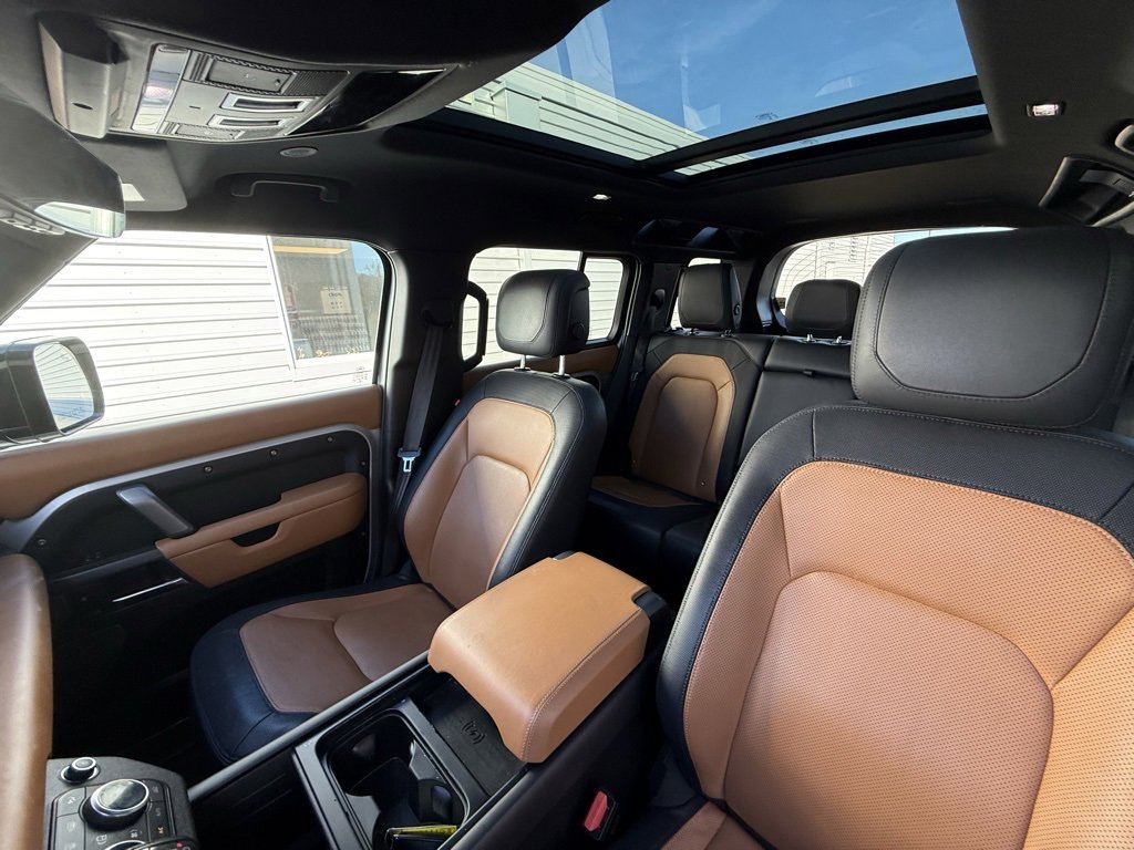 Used 2023 Land Rover Defender 110 X-Dynamic SE image 27