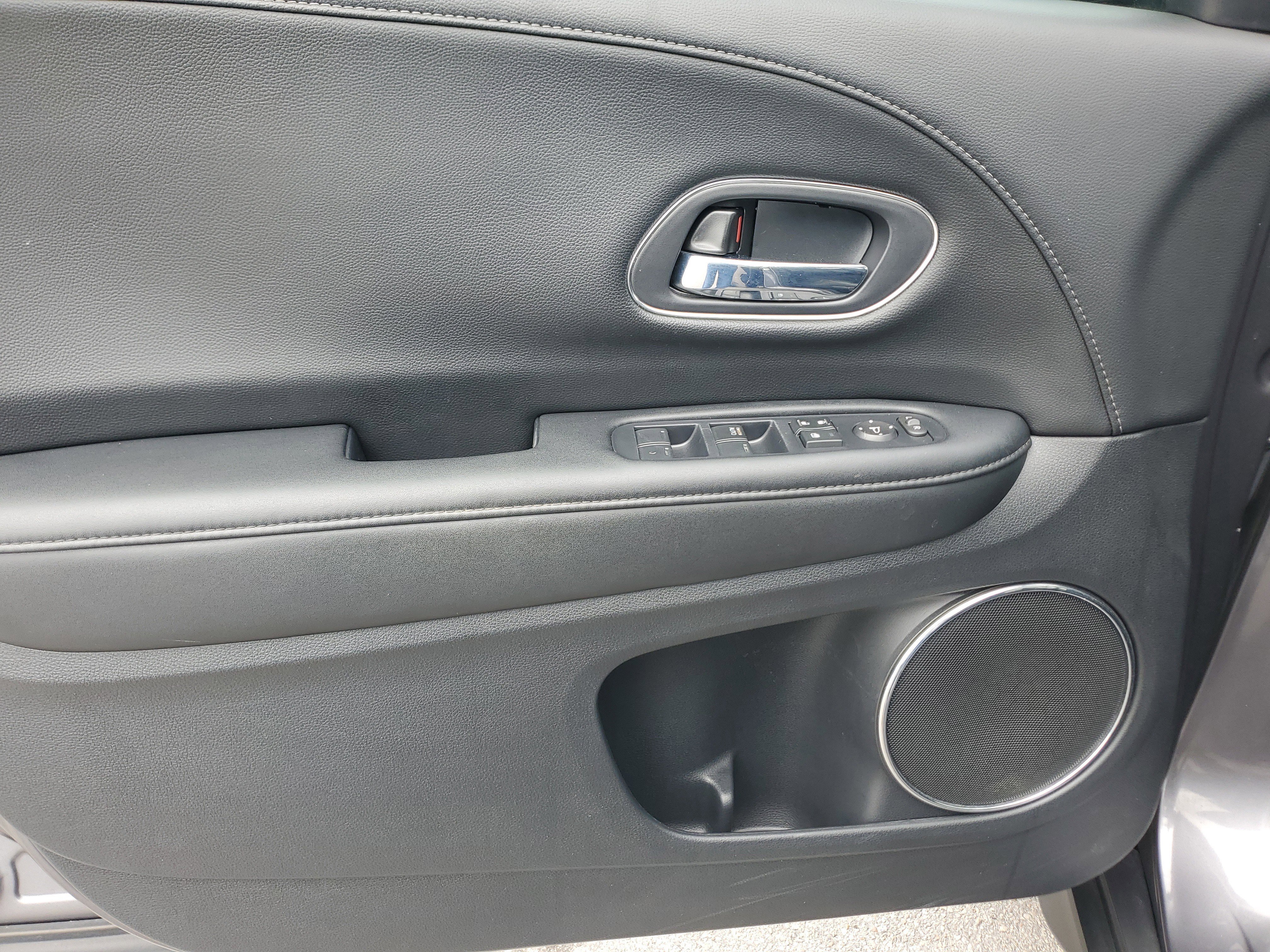 Used 2021 Honda HR-V EX-L image 25