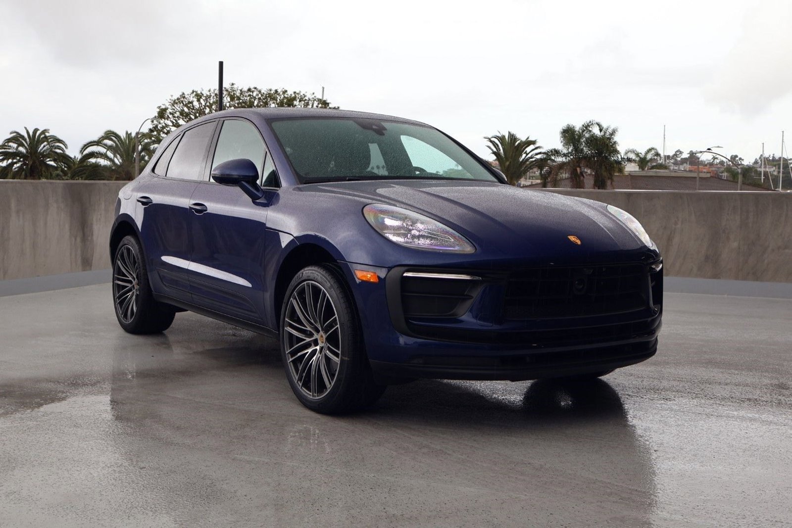 Certified 2025 Porsche Macan image 7