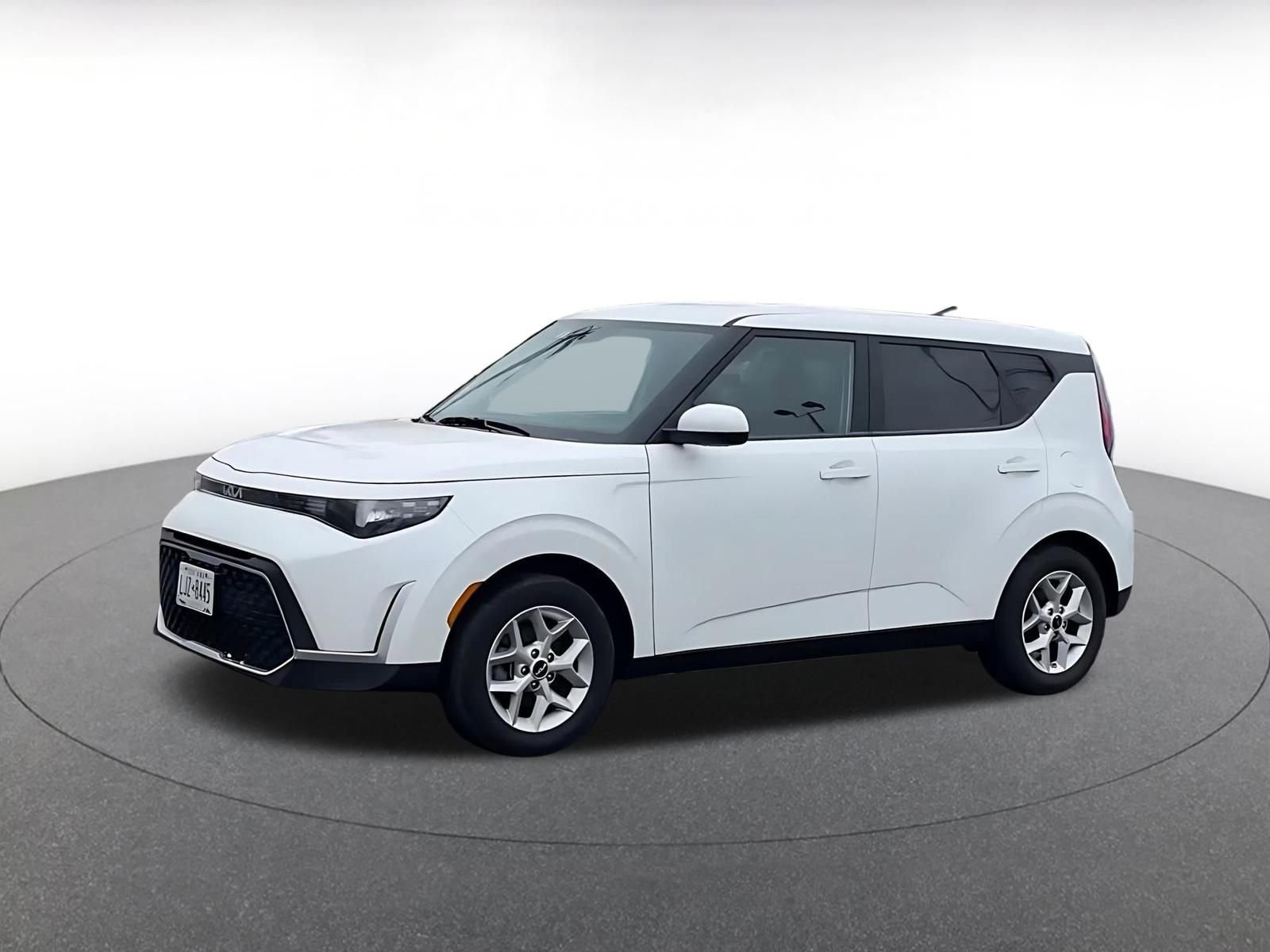 Used 2025 Kia Soul LX w/ LX Technology Package image 7