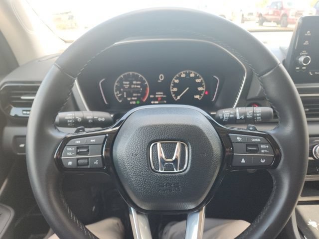 Used 2025 Honda Pilot EX-L image 16