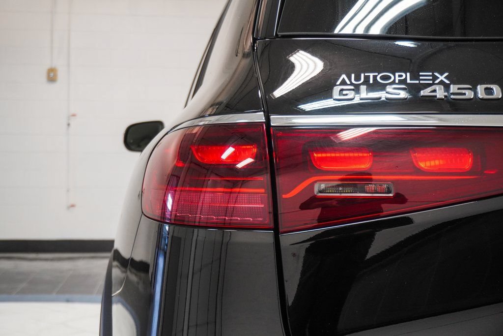 Used 2025 Mercedes-Benz GLS 450 4MATIC image 44