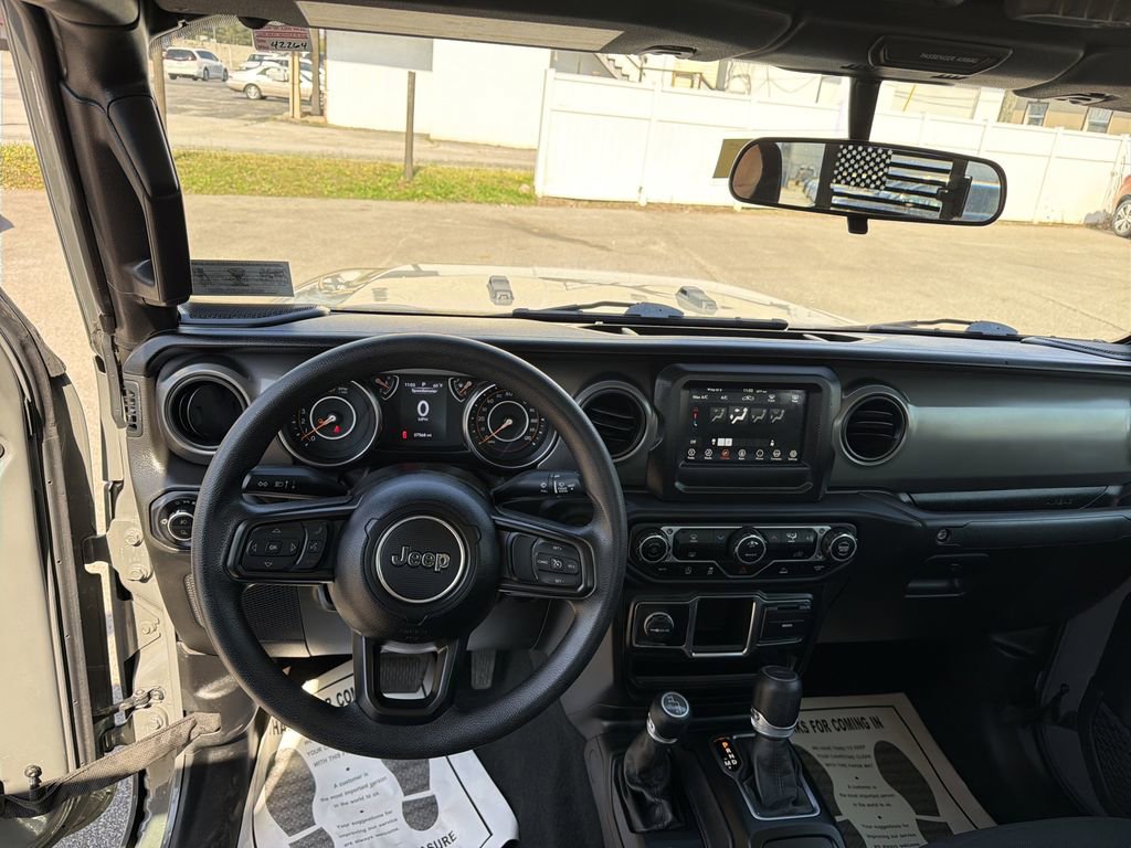 Used 2023 Jeep Gladiator Sport image 14
