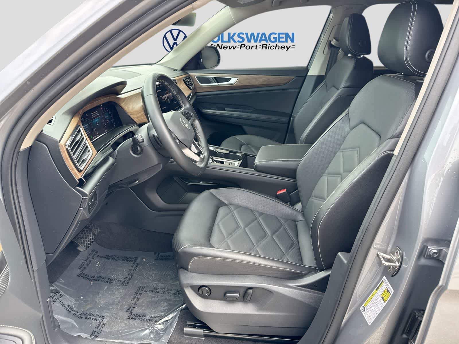 Used 2024 Volkswagen Atlas SE FWD image 23