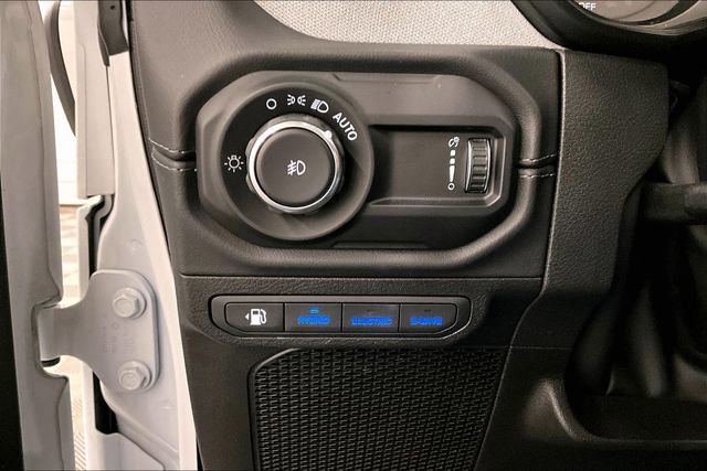 Used 2025 Jeep Wrangler Unlimited Sahara w/ Safety Group image 33