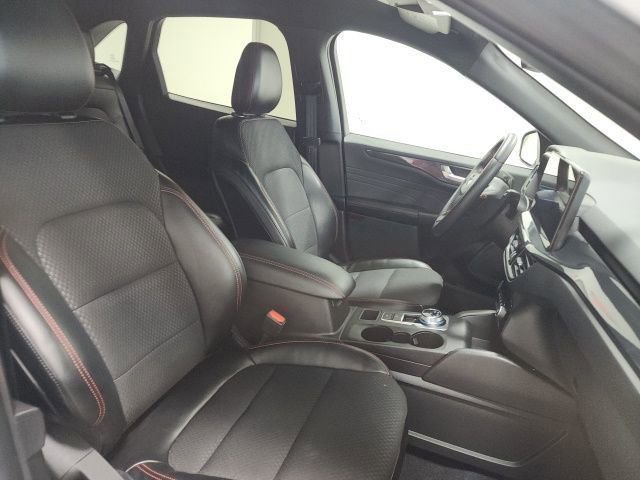 Used 2023 Ford Escape ST-Line w/ Tech Pack #1 AWD/4WD image 12