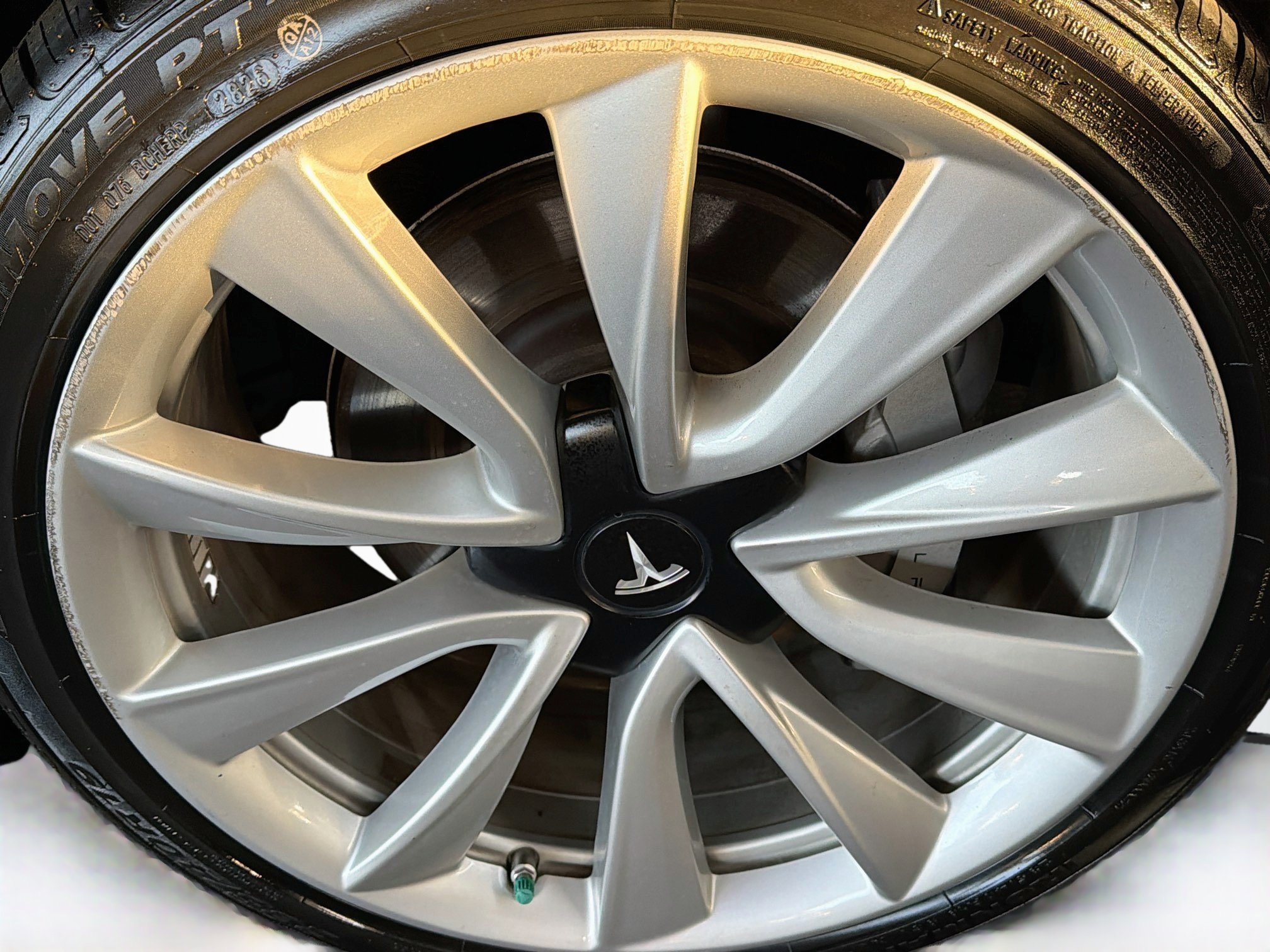Used 2018 Tesla Model 3 Long Range AWD/4WD image 11